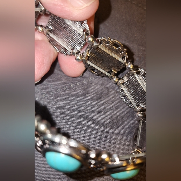 JR DESIGNS TURQUOISE COLOR  EUC silver COLOR BRACELET - Picture 3 of 4